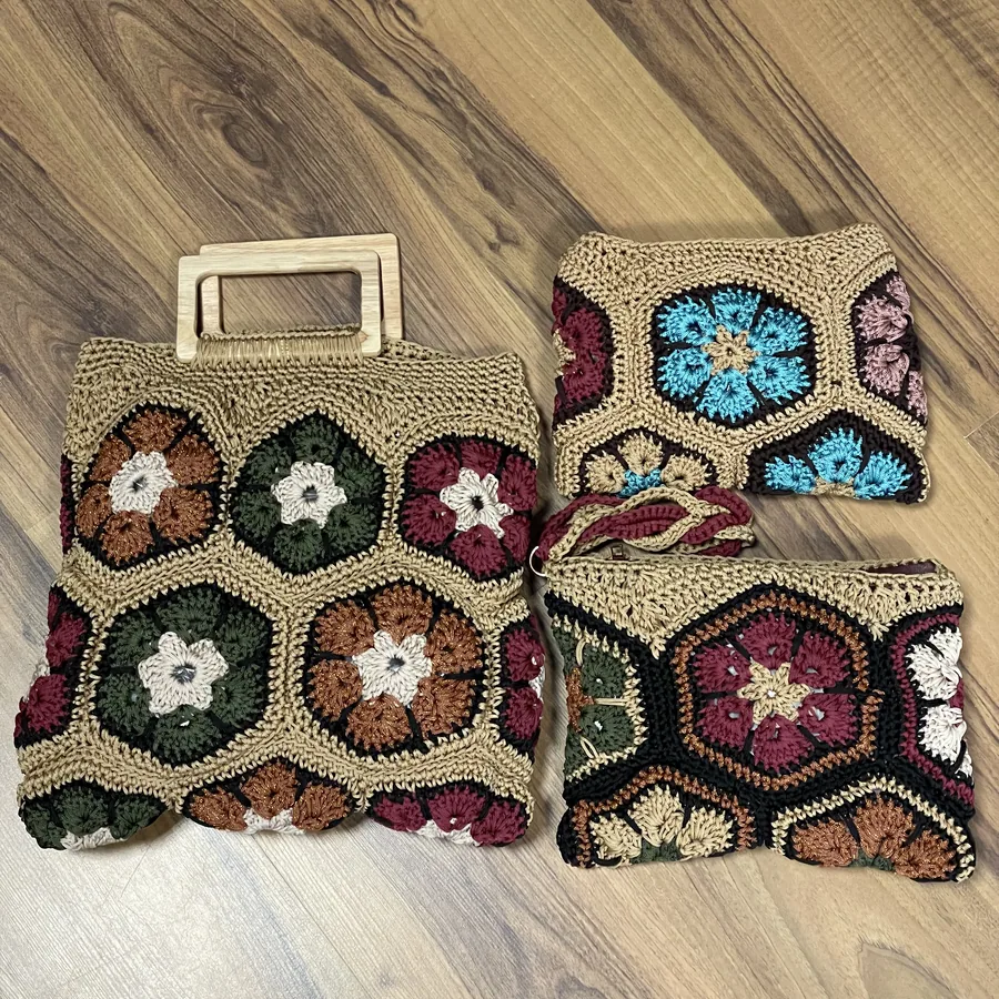 Cuscini e piccoli lavori handmade all'uncinetto