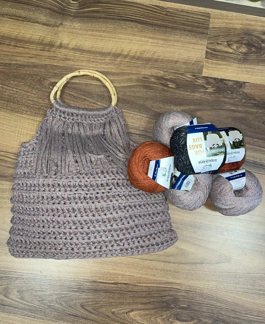 Borsa handmade con gomitoli coordinati